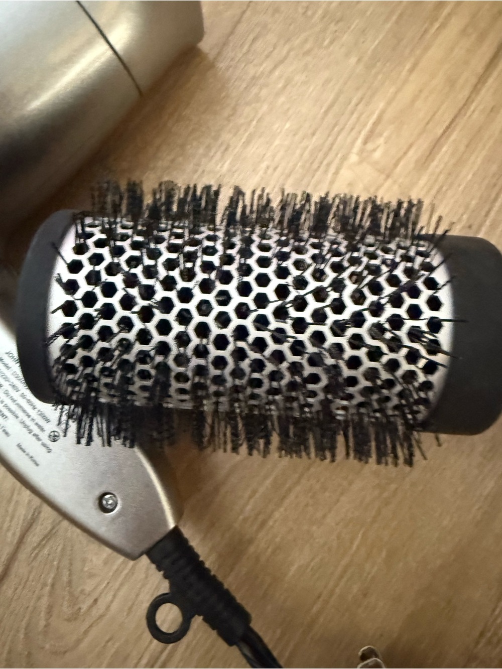 Paul Mitchell foldable, travel ion Blow dryer and large pro barrel round brush - Picture 9 of 10
